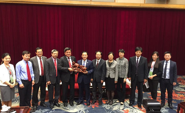 Đoàn công tác Bộ NN-PTNT và Bộ Nông nghiệp Trung Quốc trao đổi đàm phán về xuất khẩu heo tại TP. Hàng Châu