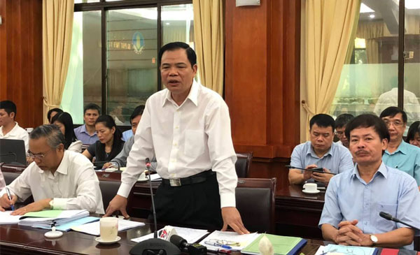 Bộ trưởng Bộ NN&PTNT Nguyễn Xuân Cường phát biểu tại cuộc họp. Ảnh: T.T