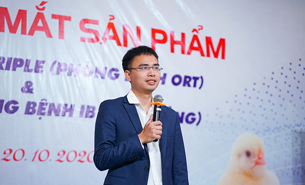 Ông Phạm Vũ Lực,Giám đốc công ty Nutrivet phát biểu khai mạc hội nghị